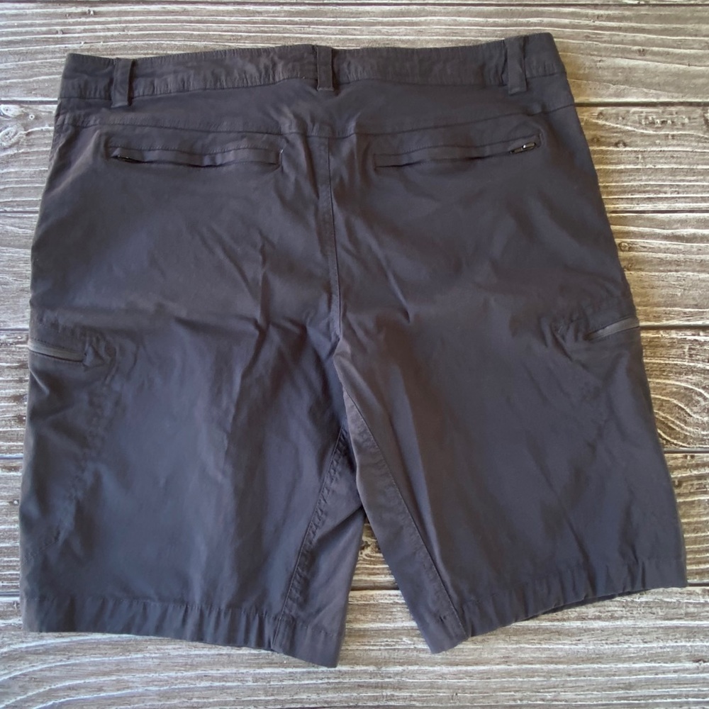Men's Black Flat Front Cargo Athletic Shorts - Picture 3 of 6
